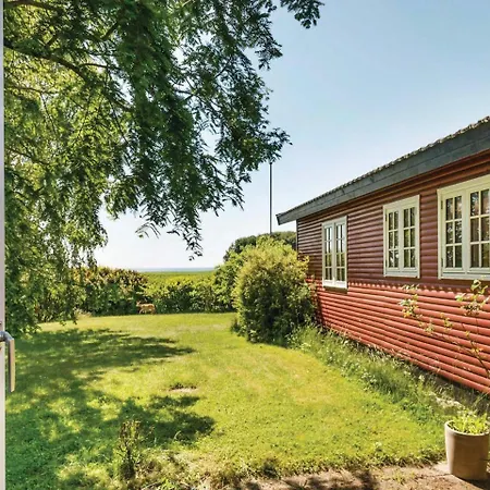 Three-bedroom Holiday In בית נופש